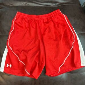 Under Armour Men’s Basket Ball Shorts in Red/White - L